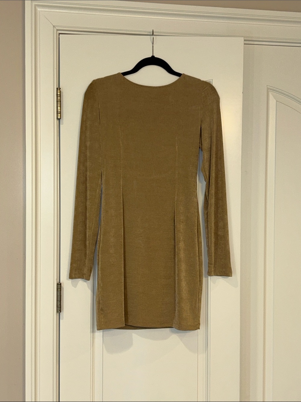 Mable- Women's Long Sleeve Velvet Shift Dress in Camel